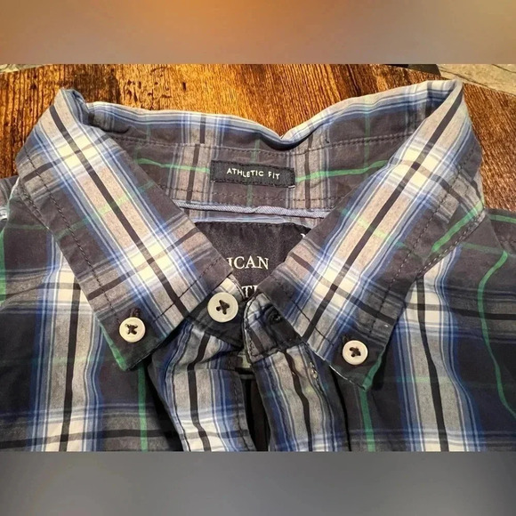 American Eagle Outfitters | athletic fit men’s shirt. Size: L - Picture 8 of 15